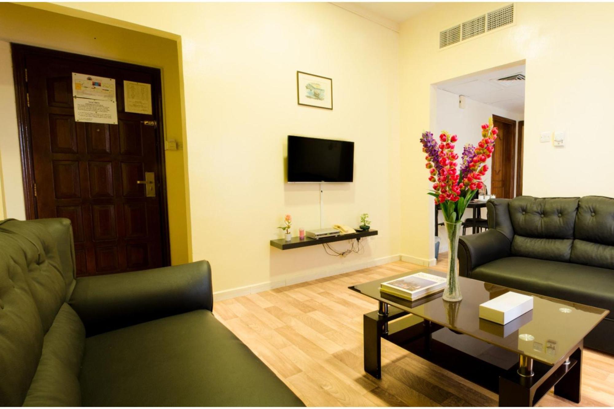 Al Ferdous Hotel Apartments Sharjah Buitenkant foto
