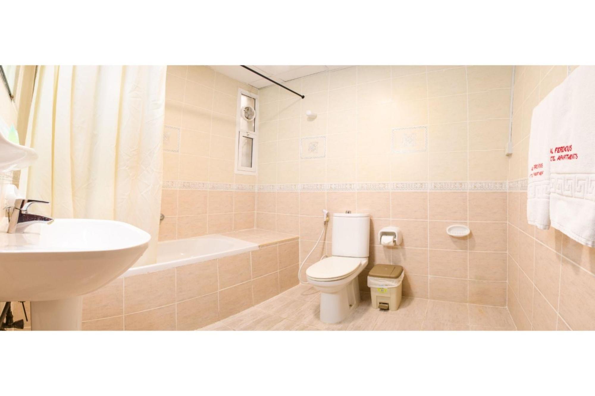 Al Ferdous Hotel Apartments Sharjah Buitenkant foto