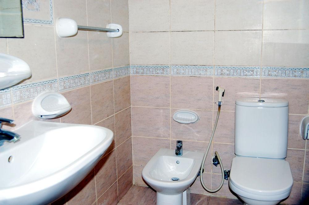 Al Ferdous Hotel Apartments Sharjah Buitenkant foto