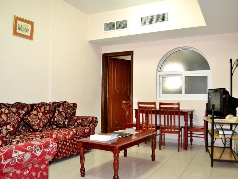 Al Ferdous Hotel Apartments Sharjah Buitenkant foto