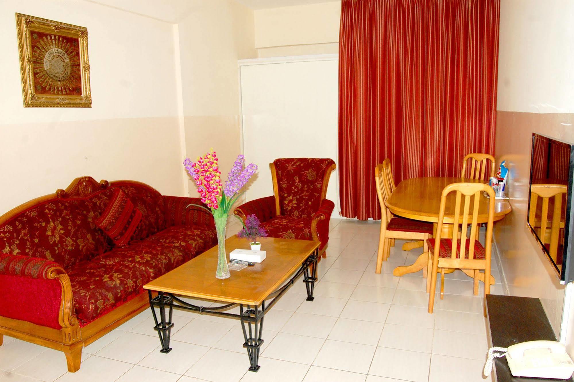 Al Ferdous Hotel Apartments Sharjah Buitenkant foto