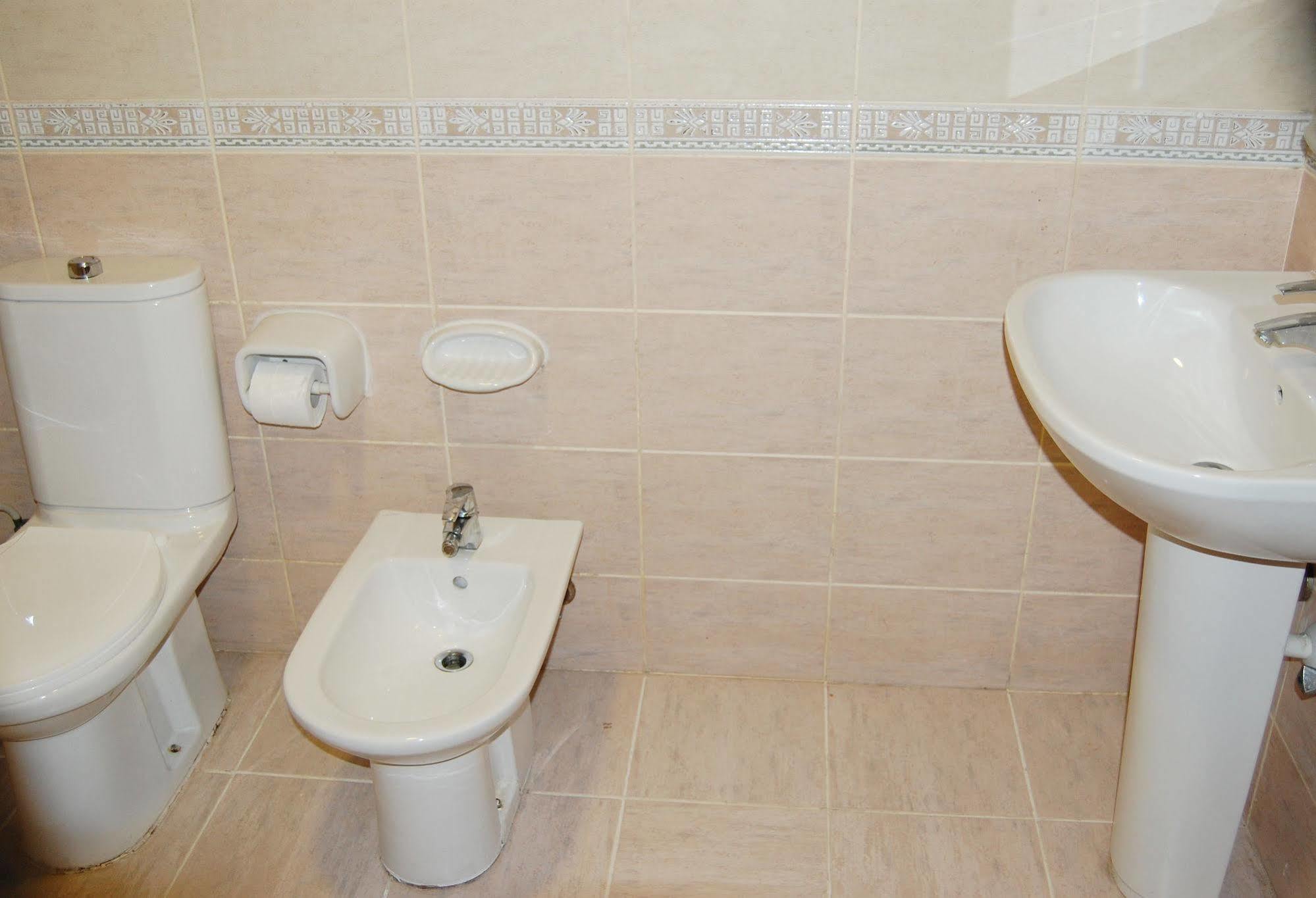 Al Ferdous Hotel Apartments Sharjah Buitenkant foto