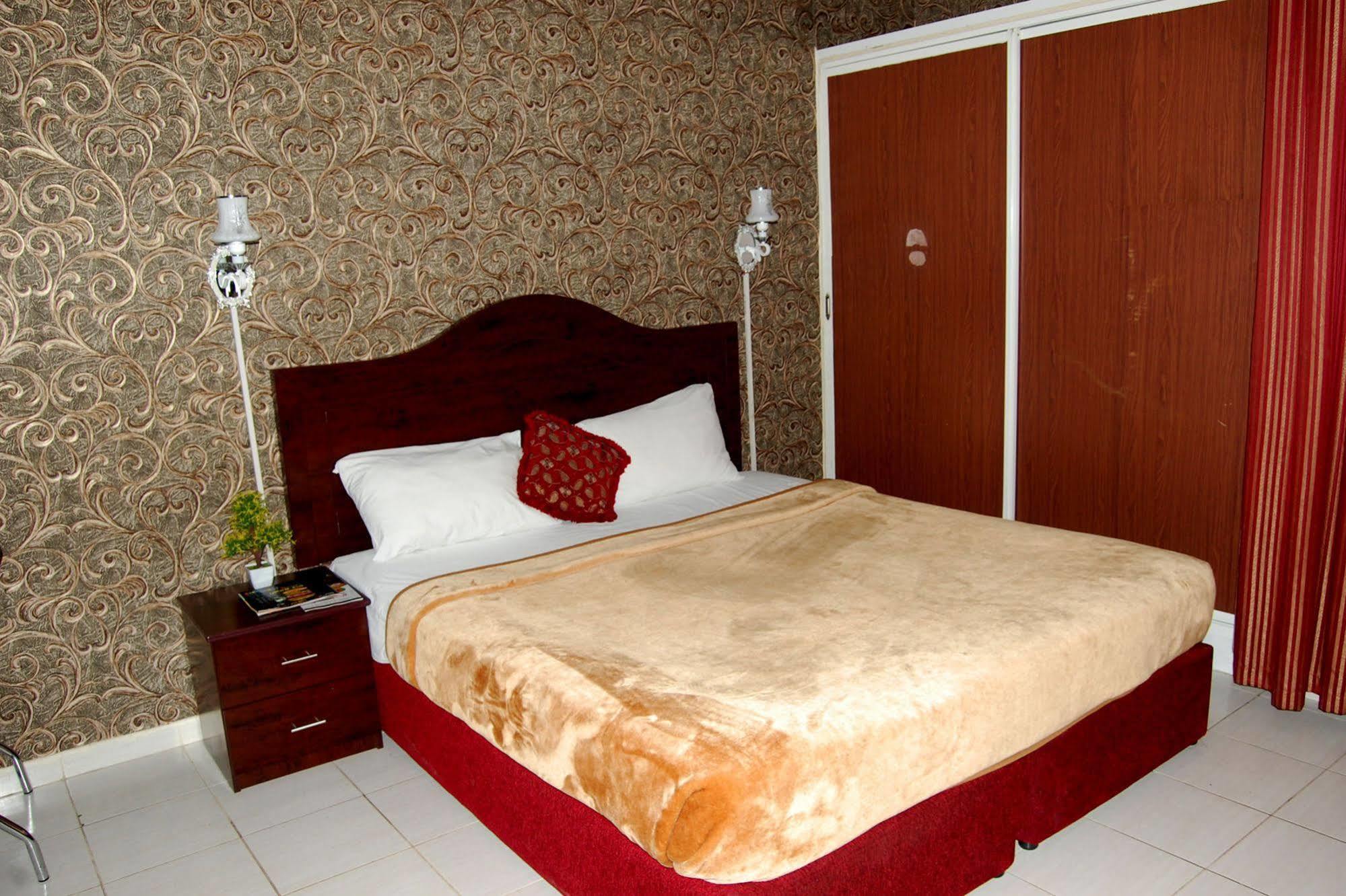 Al Ferdous Hotel Apartments Sharjah Buitenkant foto